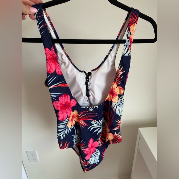 Floral one piece bathing suit - Picture 2 of 2